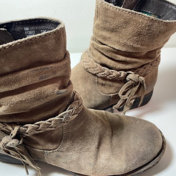 Born Abernath Distressed Leather Booties Taupe Size 8-39 - Picture 1 of 7